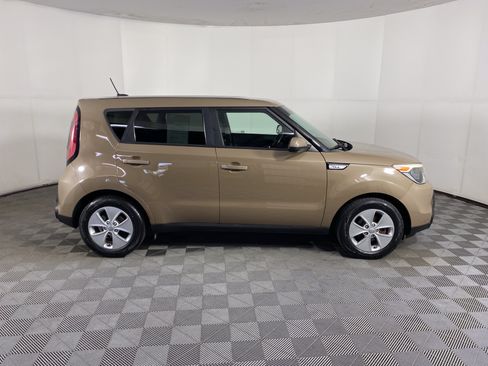 Used 2015 Kia Soul FWD image 3