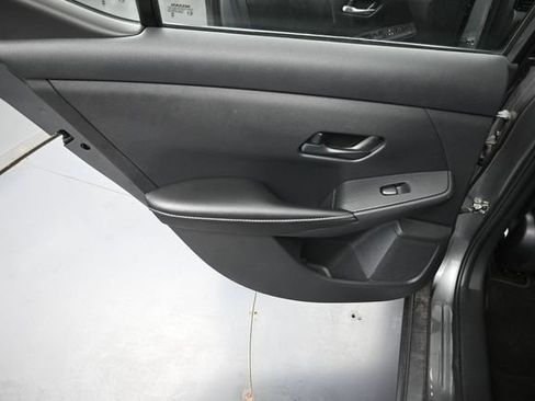 Used 2025 Nissan Sentra SV FWD image 25