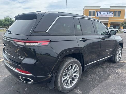 Used 2022 Jeep Grand Cherokee Summit w/ Luxury Tech Group V AWD/4WD image 5