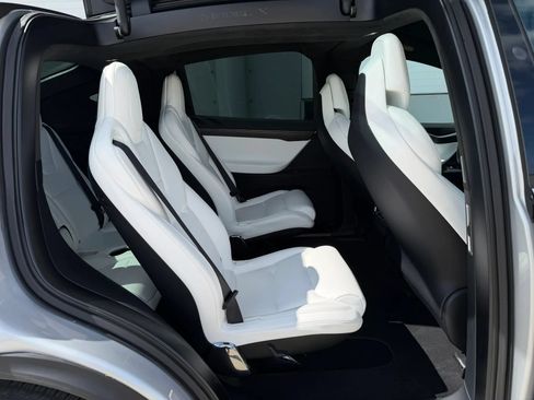 Used 2017 Tesla Model X 75D AWD/4WD image 14