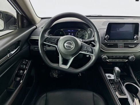 Used 2024 Nissan Altima 2.5 SR image 29