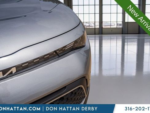 Used 2023 Kia Soul LX w/ LX Technology Package FWD image 37