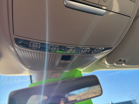 Used 2017 Mercedes-Benz E 300 4MATIC image 28