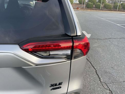 Used 2021 Toyota RAV4 XLE w/ Convenience Package image 14