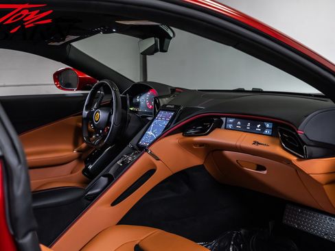 Used 2022 Ferrari Roma RWD image 45