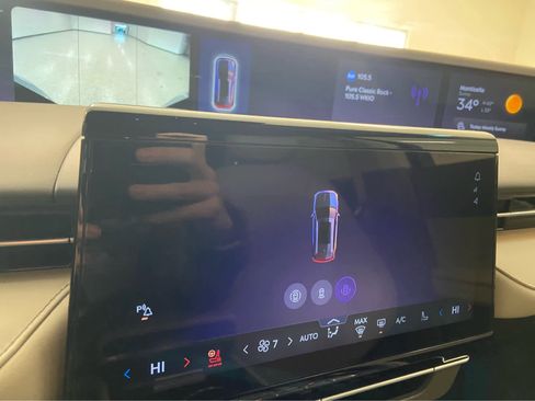 Used 2024 Lincoln Nautilus Reserve image 34