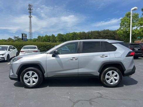 Used 2022 Toyota RAV4 LE AWD/4WD image 12