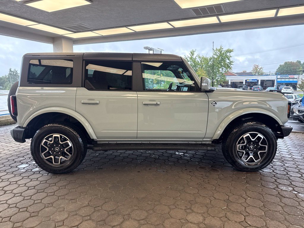 Used 2024 Ford Bronco Outer Banks AWD/4WD image 5