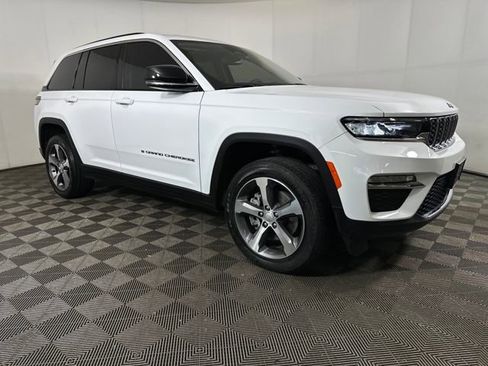 Used 2023 Jeep Grand Cherokee 4WD 4xe image 2