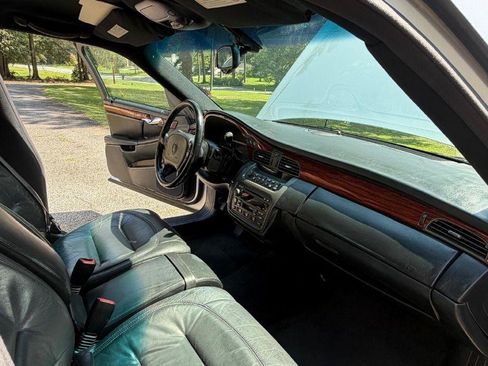 Used 2000 Cadillac De Ville w/ Comfort/Convenience Pkg FWD image 28