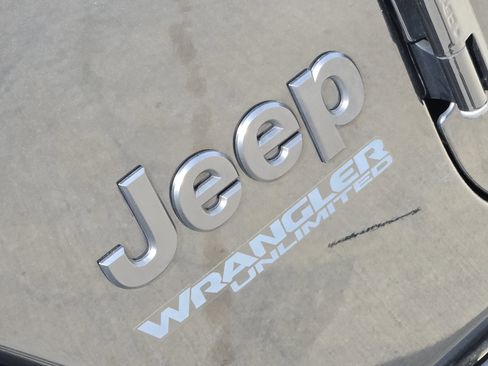 Used 2022 Jeep Wrangler Unlimited Sport AWD/4WD image 13