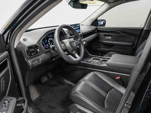 Used 2025 Honda Pilot EX-L image 17