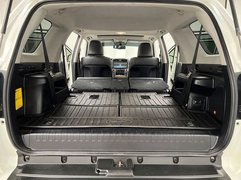 Used 2018 Toyota 4Runner Limited w/ Four Season Floor Mat Package AWD/4WD image 41
