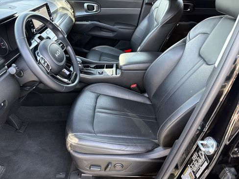 Used 2023 Kia Sorento S w/ Panoramic Sunroof Package FWD image 7