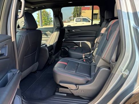 New 2026 Chevrolet Traverse RS FWD image 11