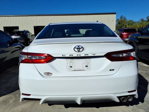 Used 2018 Toyota Camry L image 5