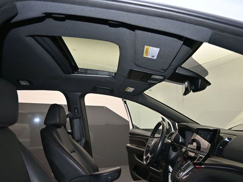 Certified 2023 Honda Odyssey Sport image 19