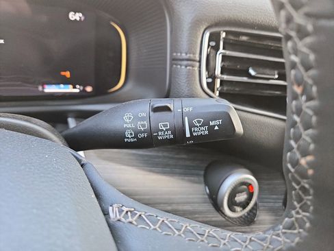 Used 2024 Jeep Wagoneer Series III w/ Flexible Seating Group image 17