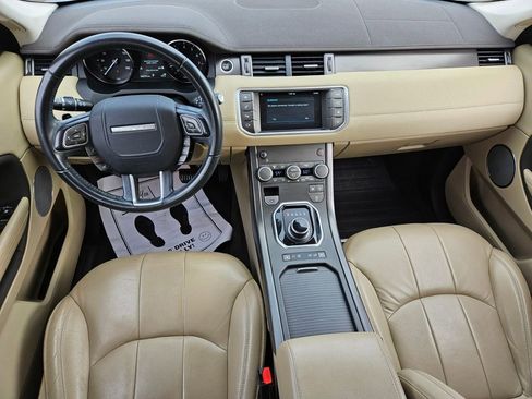 Used 2019 Land Rover Range Rover Evoque SE image 9