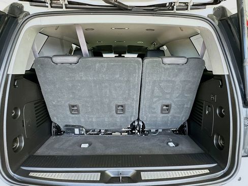 Used 2017 Cadillac Escalade Base image 27