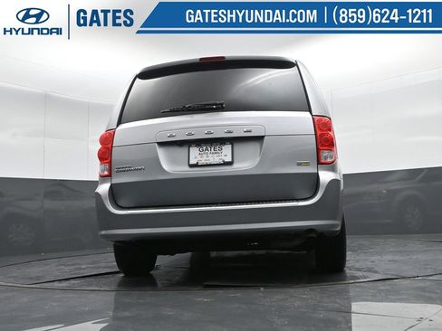 Used 2019 Dodge Grand Caravan SE w/ UConnect Hands-Free Group image 28