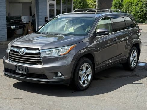 Used 2015 Toyota Highlander Limited AWD/4WD image 3