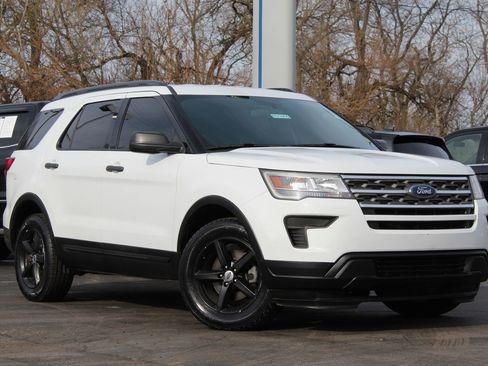 Used 2019 Ford Explorer 4WD w/ Class III Trailer Tow Package image 1