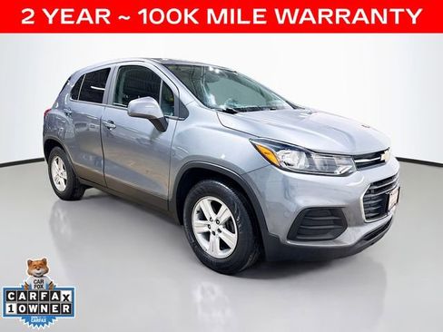 Used 2020 Chevrolet Trax LS w/ Tint and Cruise Package image 5