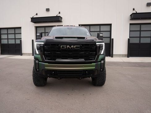 Used 2024 GMC Sierra 3500 AT4 w/ Technology Package AWD/4WD image 2