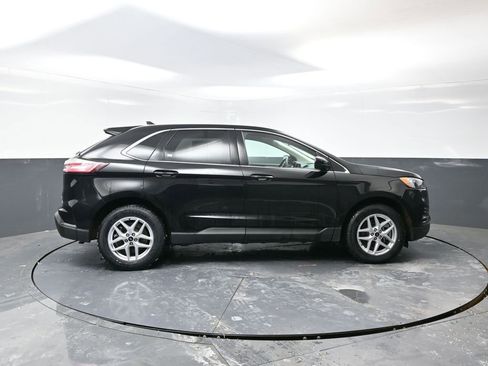 Used 2024 Ford Edge SEL image 3