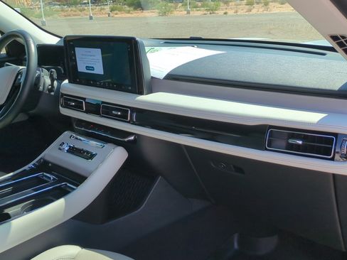 Used 2025 Lincoln Aviator Reserve w/ Illumination Package AWD/4WD image 32