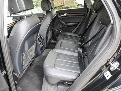 Used 2018 Audi Q5 2.0T Premium Plus w/ Premium Plus Package image 17