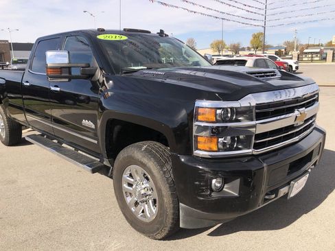 Used 2019 Chevrolet Silverado 3500 High Country w/ Duramax Plus Package image 7
