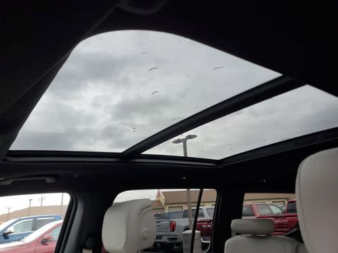 Used 2025 Jeep Wagoneer Series II image 15