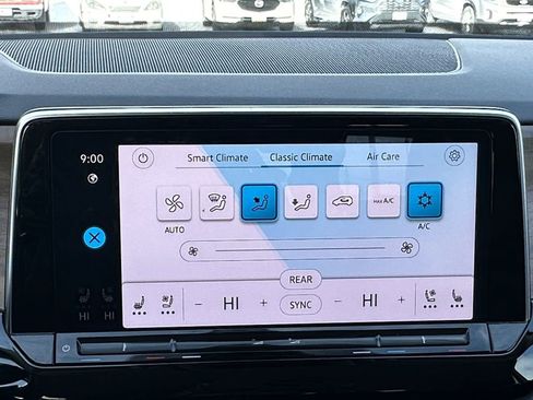 Used 2024 Volkswagen Atlas SE image 17