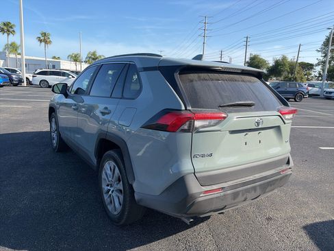 Used 2023 Toyota RAV4 XLE Premium image 5