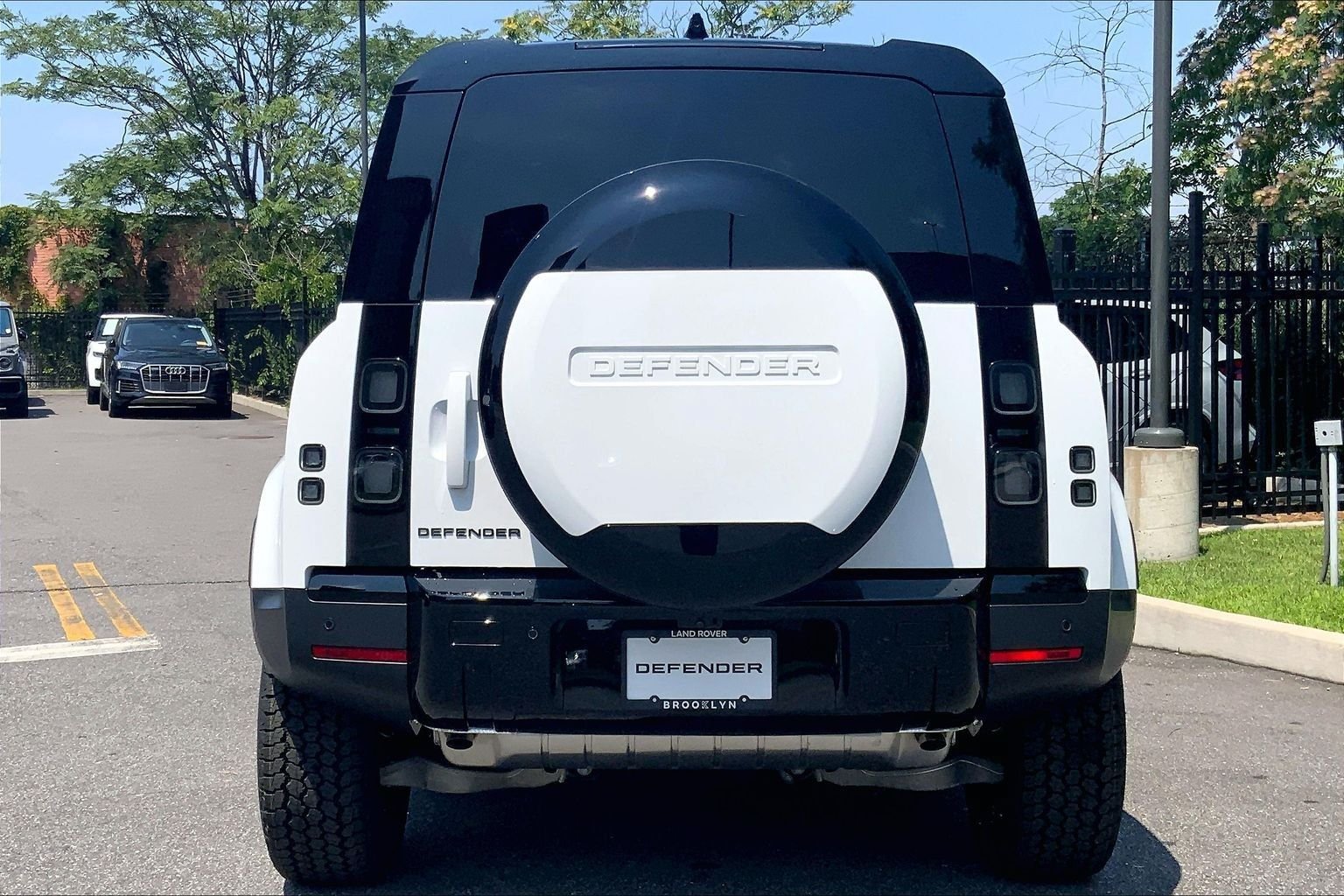 New 2026 Land Rover Defender 110 S AWD/4WD image 4