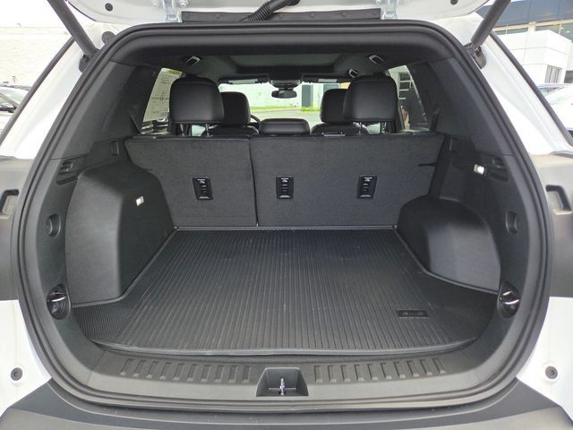 New 2027 GMC Terrain Elevation w/ Elevation Premium Package FWD image 19