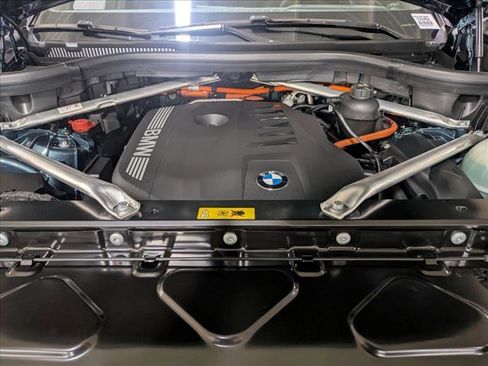New 2026 BMW X5 xDrive50e w/ Executive Package image 18