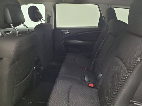 Used 2018 Dodge Journey SE image 18