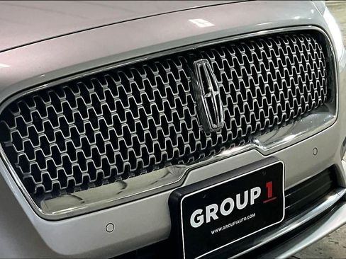 Used 2018 Lincoln Continental Reserve w/ Continental Climate Package image 29