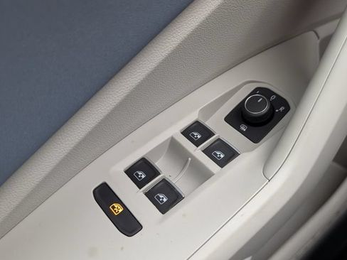 New 2026 Volkswagen Jetta SE FWD image 27