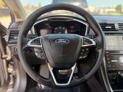Used 2017 Ford Fusion Titanium FWD image 25