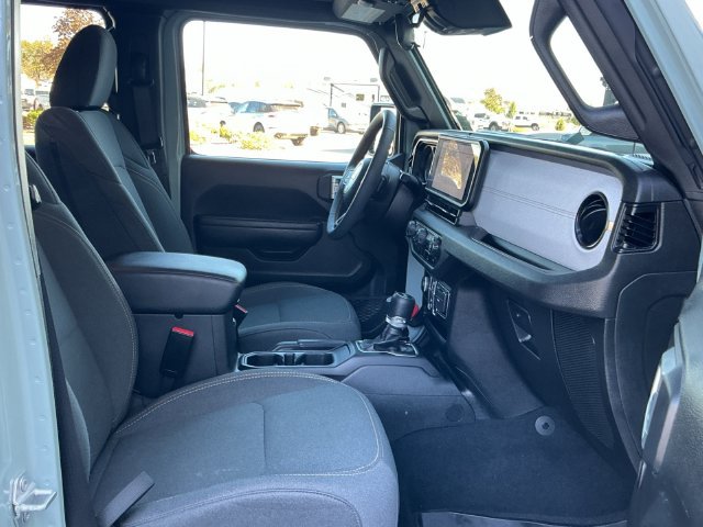 Used 2024 Jeep Wrangler Unlimited Sport AWD/4WD image 29