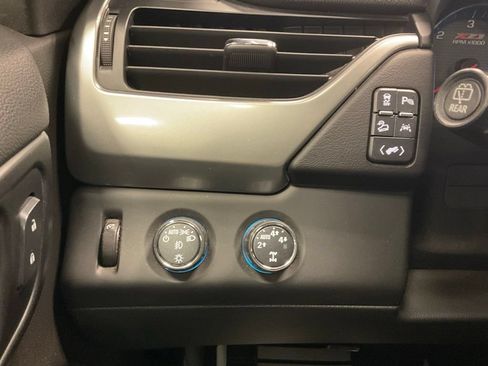 Used 2016 Chevrolet Suburban LT AWD/4WD image 15