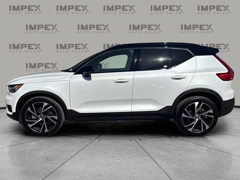 Used 2021 Volvo XC40 T5 R-Design w/ Advanced Package AWD/4WD image 2