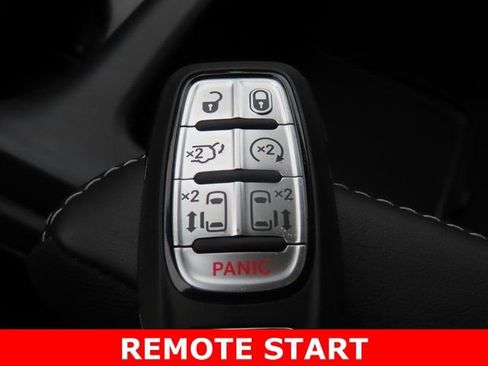 New 2026 Chrysler Pacifica Select image 37