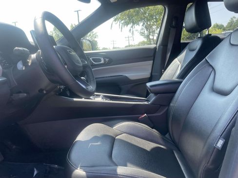 Used 2025 Jeep Compass Limited AWD/4WD image 14