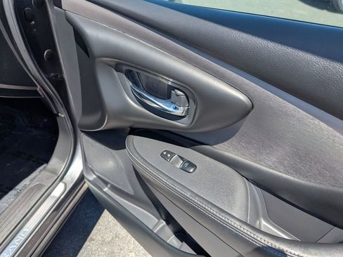 Used 2022 Nissan Murano SL w/ SL Moonroof Package image 38