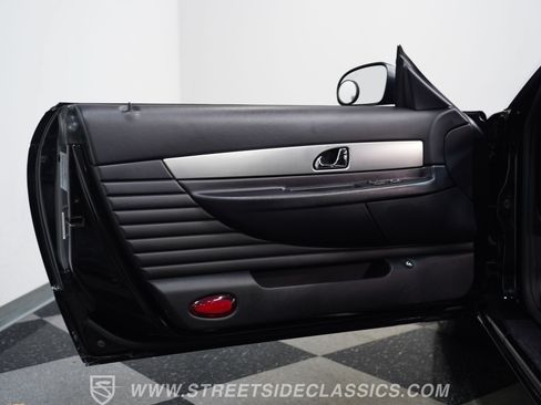 Used 2005 Ford Thunderbird RWD image 37